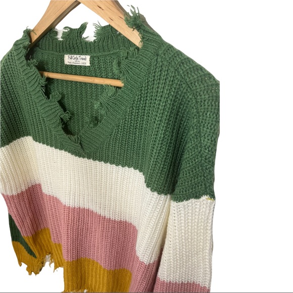 FULL CIRCLE THREADS DISTRESSED FRAYED COLOR BLOCK CROPPED SWEATER NWT - Picture 5 of 16